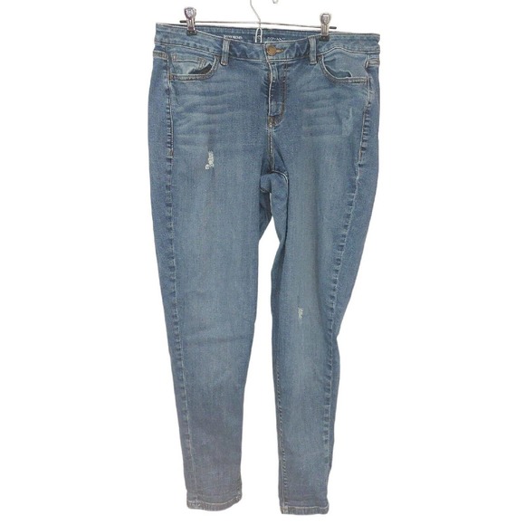 Lane Bryant Denim - EUC Lane Bryant Plus Size 16 Light Wash Denim Blue Jeans Distressed Boyfriend